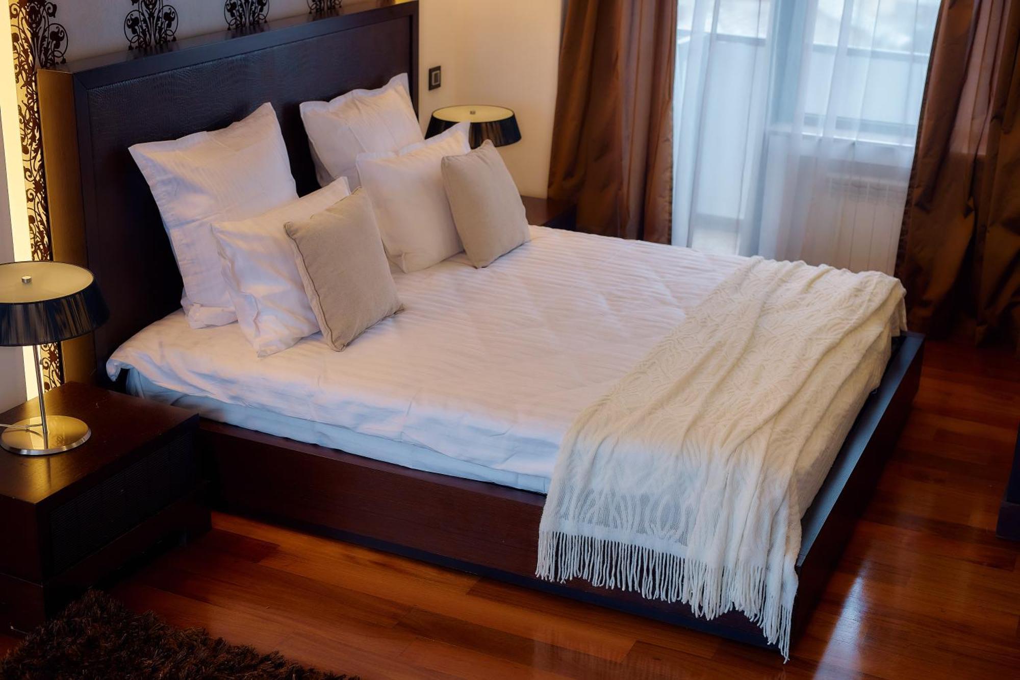 Uptown Residence Сату Маре Екстериор снимка